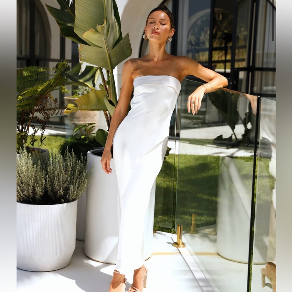 Hello Molly White Strapless Dress